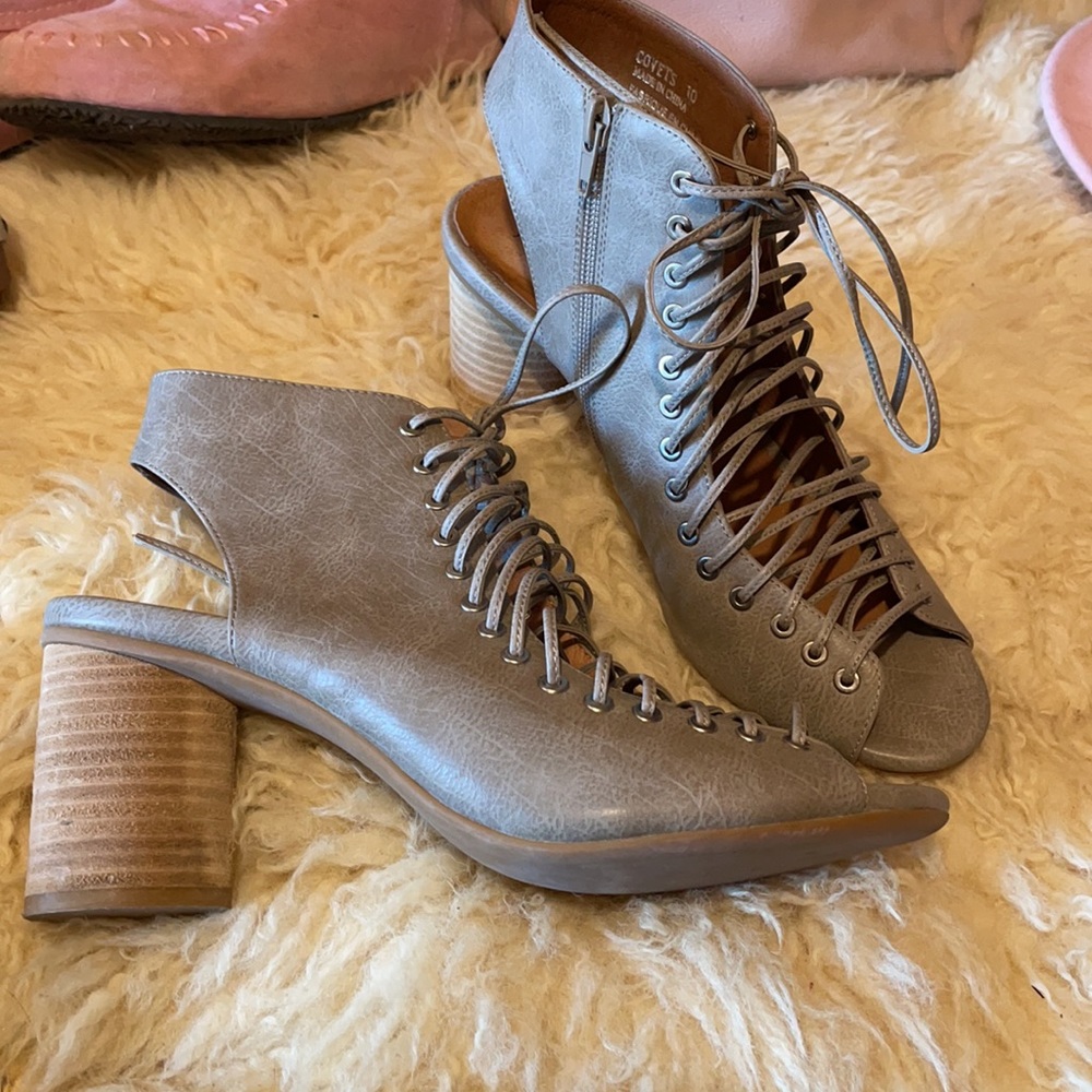 Jeffrey Campbell gray shoes